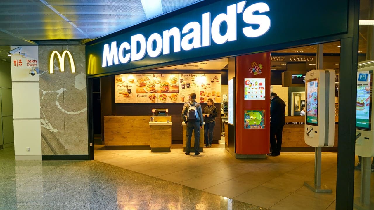 McDonald's Franchisees to Discuss Forming Independent Association McDonald's Franchisees to Discuss Forming Independent Association