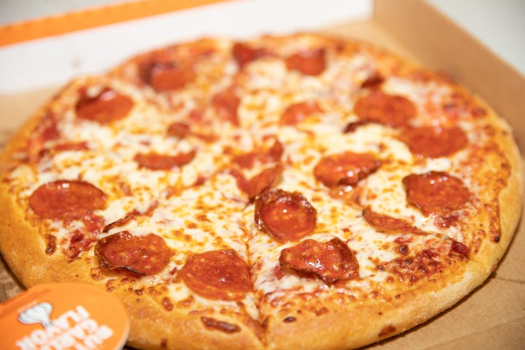 Little Caesars® Pizza Identifies France as Key Target Market for International Expansion Little Caesars® Pizza Identifies France as Key Target Market for International Expansion