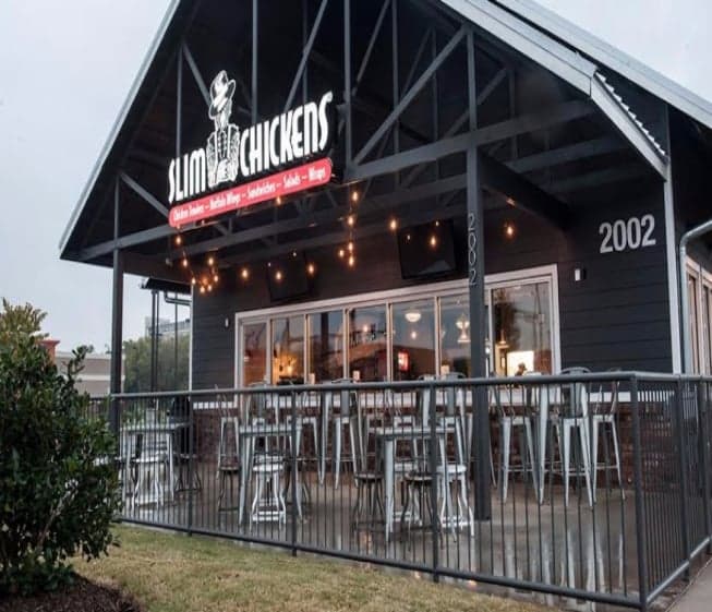BALedger.com: Slim Chickens opens its doors in BA BALedger.com: Slim Chickens opens its doors in BA