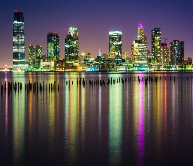 Jersey City proposes to limit its capacity for big chains Jersey City proposes to limit its capacity for big chains