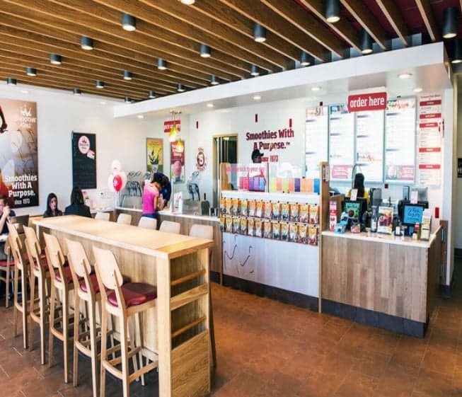 Blended beverage store owner expects smooth sailing Blended beverage store owner expects smooth sailing
