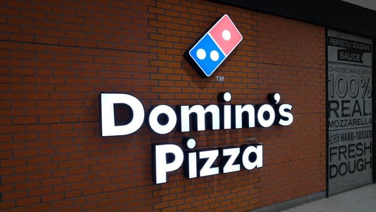 Domino’s Dabbles in Cashless Stores Domino’s Dabbles in Cashless Stores