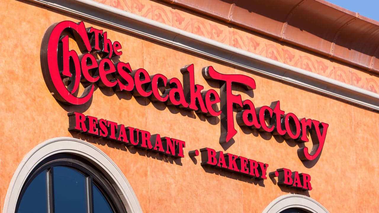 A Cheesecake Factory DoorDash Promotion Went Very, Very Wrong A Cheesecake Factory DoorDash Promotion Went Very, Very Wrong