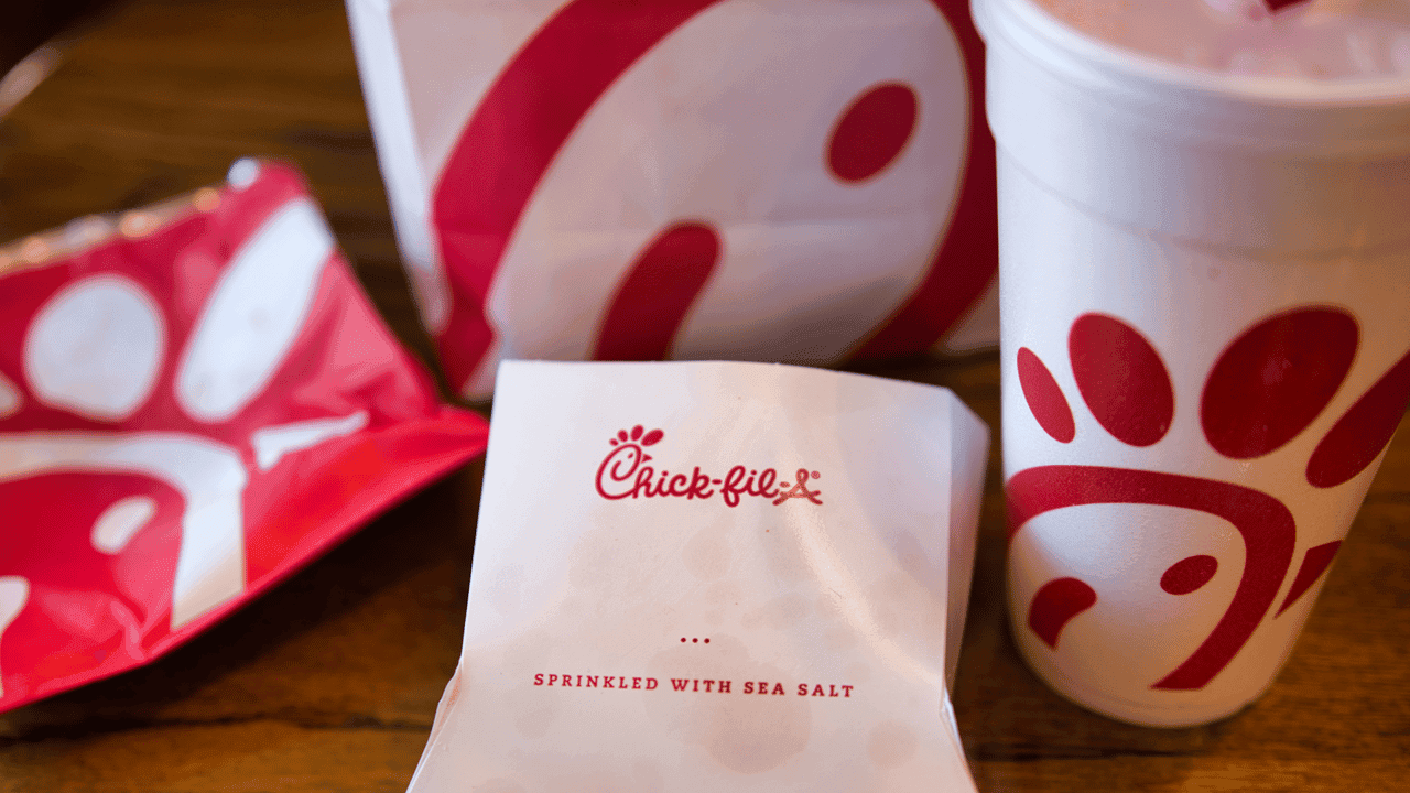 The Pros and Cons of Owning a Chick-fil-A Franchise The Pros and Cons of Owning a Chick-fil-A Franchise