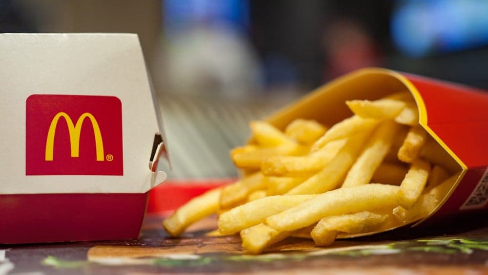 Nation's Restaurant News: McDonald’s 4Q U.S. same-store sales rise 4.5% Nation's Restaurant News: McDonald’s 4Q U.S. same-store sales rise 4.5%