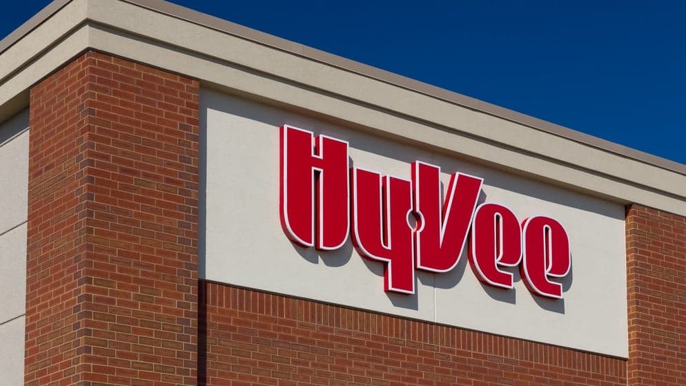 Nation's Restaurant News: Hy-Vee Announces Burger Restaurant Rollout, Fitness Partnership Nation's Restaurant News: Hy-Vee Announces Burger Restaurant Rollout, Fitness Partnership