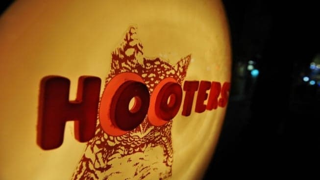 Hooters nods to nostalgia while looking ahead Hooters nods to nostalgia while looking ahead