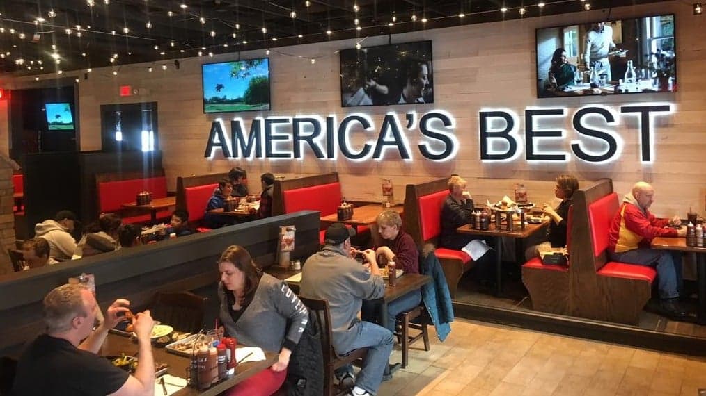 Franchise Times: Coon Rapids Famous Dave's Unveils Refreshed Menu and Look Franchise Times: Coon Rapids Famous Dave's Unveils Refreshed Menu and Look