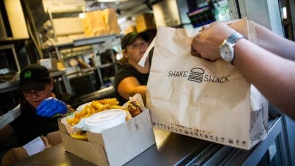 Shake Shack Partners with Grubhub for Nationwide Delivery Shake Shack Partners with Grubhub for Nationwide Delivery