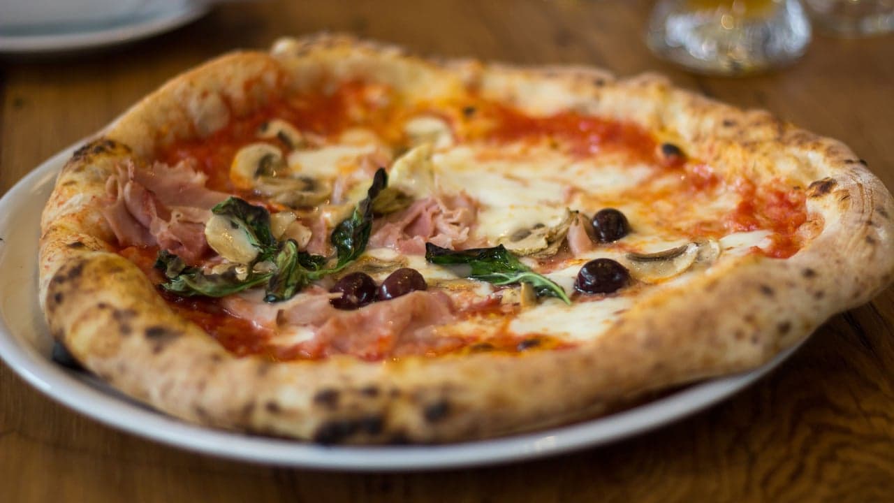 QSR Magazine: Why Spin! Neapolitan Pizza is One to Watch QSR Magazine: Why Spin! Neapolitan Pizza is One to Watch