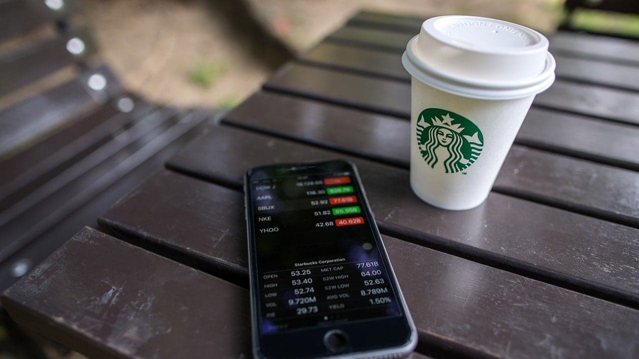 Bloomberg: Starbucks to Top McDonald’s as Restaurant King, Analyst Says Bloomberg: Starbucks to Top McDonald’s as Restaurant King, Analyst Says