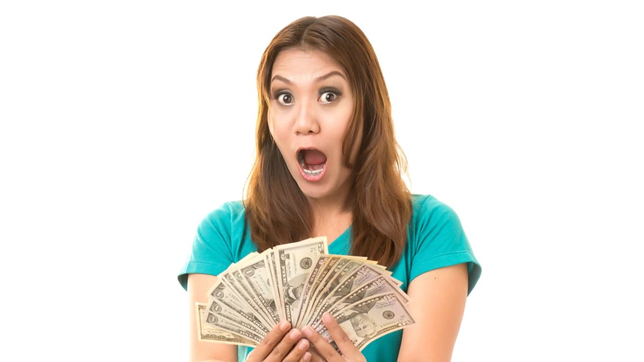 Chipotle's New Incentive Program Makes Employees Go "Cha-Ching!" Chipotle's New Incentive Program Makes Employees Go "Cha-Ching!"