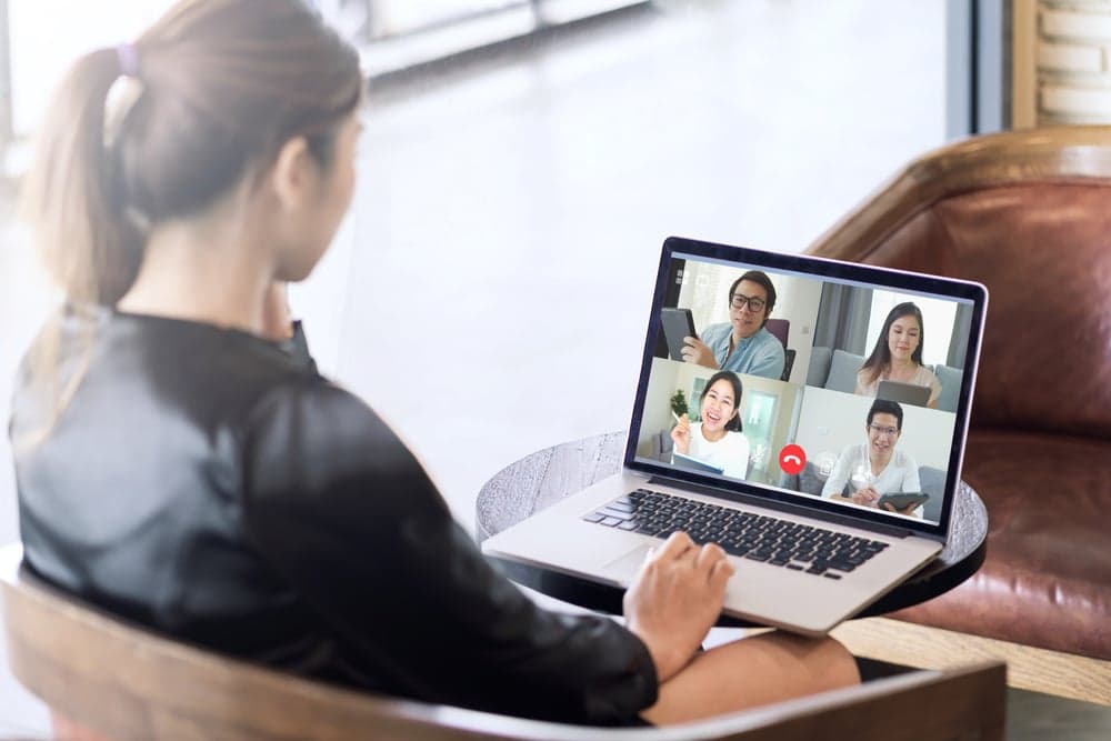 How Brands are Bringing Franchisees Closer Together Despite Social Distancing How Brands are Bringing Franchisees Closer Together Despite Social Distancing