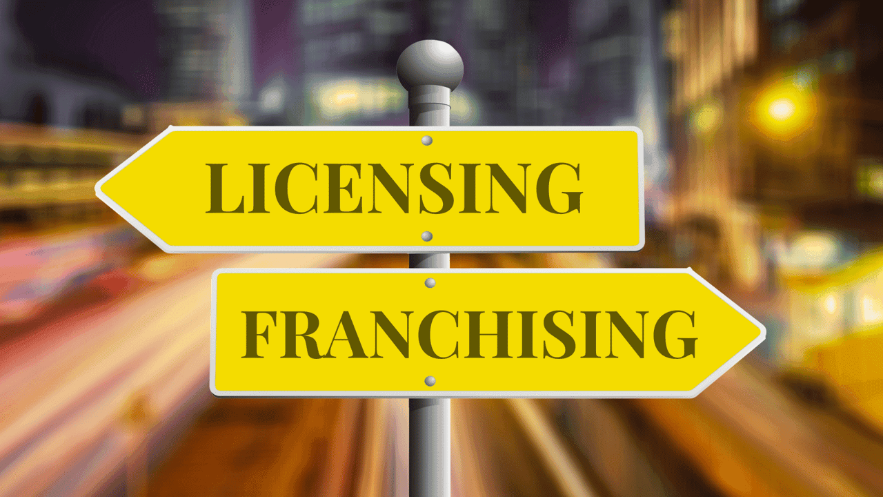 What Is the Difference Between Franchising and Licensing? What Is the Difference Between Franchising and Licensing?