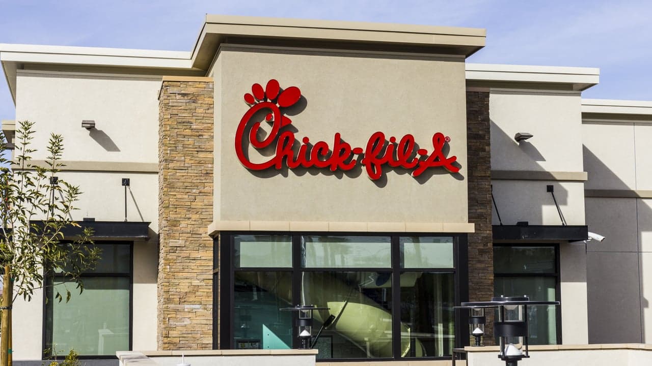 Chick-fil-A Hosting Walk-In Interviews on August 1 Chick-fil-A Hosting Walk-In Interviews on August 1