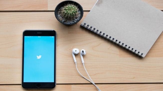 Adweek: Twitter is Helping Brands Drive Conversations with “Instant Unlock Cards’ Adweek: Twitter is Helping Brands Drive Conversations with “Instant Unlock Cards’