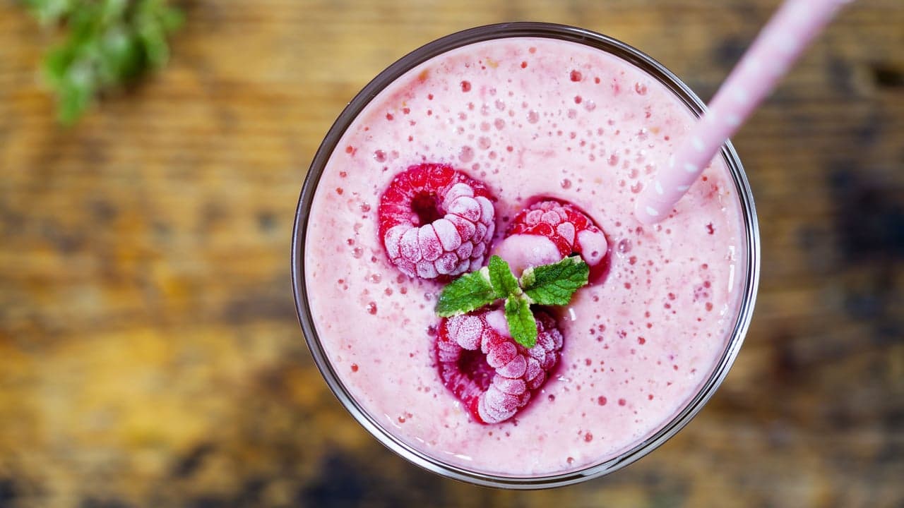 QSR Magazine: Smoothie Franchises Are Soaring In Quick Service QSR Magazine: Smoothie Franchises Are Soaring In Quick Service
