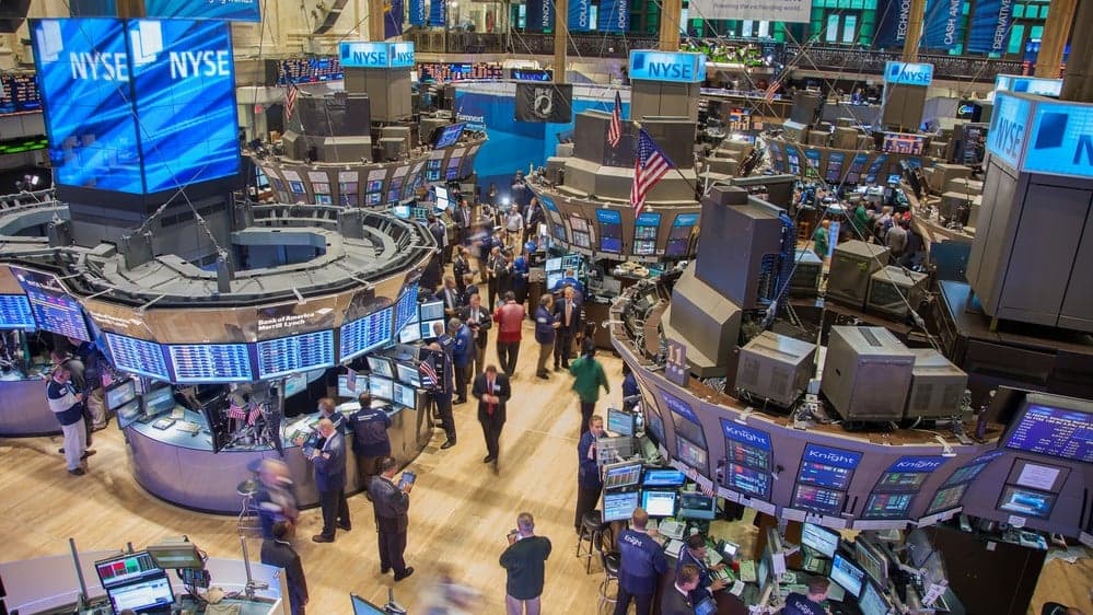 Stocks Fall as U.S.-Canada-Mexico Trade Deal Nears Deadline Stocks Fall as U.S.-Canada-Mexico Trade Deal Nears Deadline