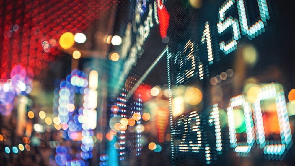 Stocks Continue to Fall After U.S. and Canada Fail to Reach Trade Deal Stocks Continue to Fall After U.S. and Canada Fail to Reach Trade Deal