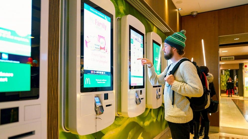 Perks and Pitfalls of Restaurant Kiosks Perks and Pitfalls of Restaurant Kiosks