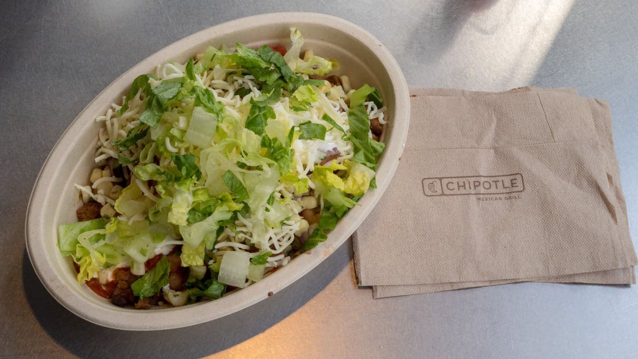Chipotle Targeting the Health-Conscious with New 'Lifestyle Bowls' Chipotle Targeting the Health-Conscious with New 'Lifestyle Bowls'