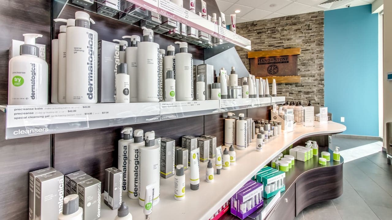 Hand & Stone Massage and Facial Spa Ranks No. 13 on Franchise Times’ “Fast & Serious” List Hand & Stone Massage and Facial Spa Ranks No. 13 on Franchise Times’ “Fast & Serious” List