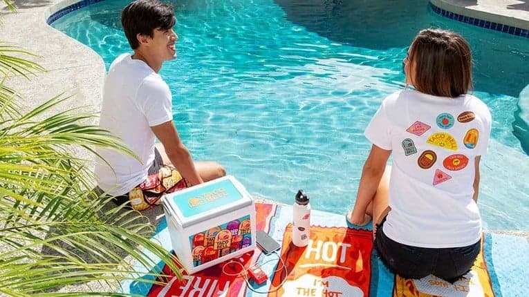 Tacos and ‘Bell’hops: Taco Bell Will Open a Pop-Up Hotel in Palm Springs This Summer Tacos and ‘Bell’hops: Taco Bell Will Open a Pop-Up Hotel in Palm Springs This Summer