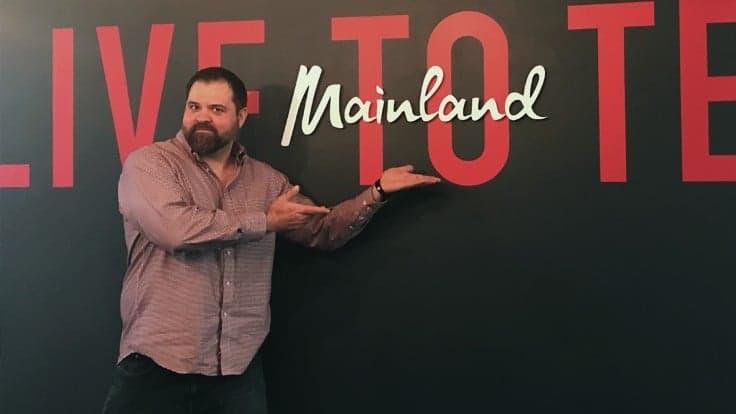 How an Improv Background Helps Me Tell Stories How an Improv Background Helps Me Tell Stories