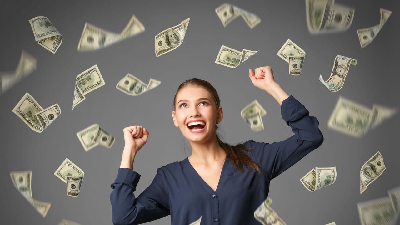 Americans Are Making It Rain In Restaurants Americans Are Making It Rain In Restaurants