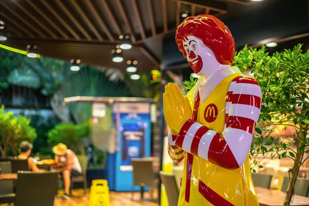 McDonald’s to Offer Free Meals to Healthcare Workers and First Responders McDonald’s to Offer Free Meals to Healthcare Workers and First Responders