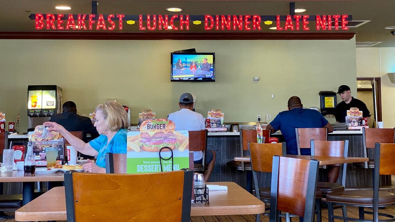 Denny’s Is the Latest Brand To Suffer From Growing Labor Shortage Denny’s Is the Latest Brand To Suffer From Growing Labor Shortage