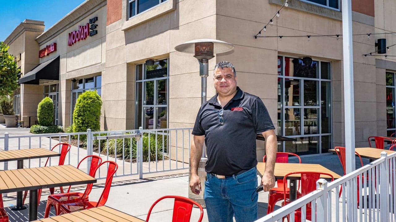 MOOYAH Burgers, Fries & Shakes Opening Second Sacramento Area Location in Strawberry Creek; Adding 20+ Jobs to the Market MOOYAH Burgers, Fries & Shakes Opening Second Sacramento Area Location in Strawberry Creek; Adding 20+ Jobs to the Market