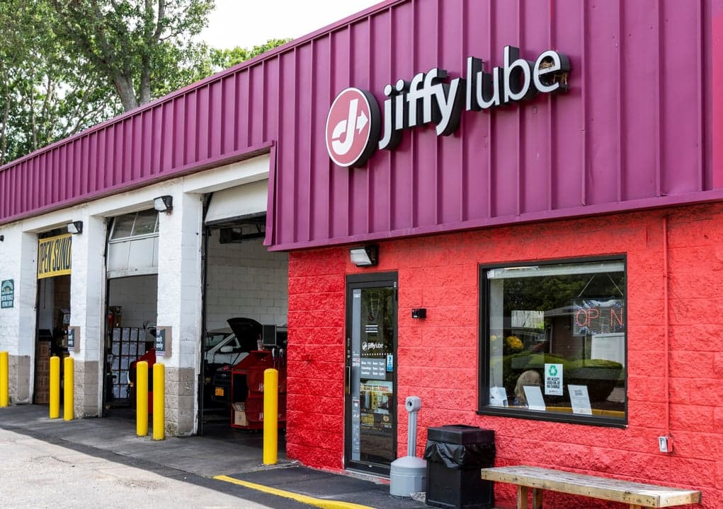 Is a Body Shop Franchise a Good Investment? Is a Body Shop Franchise a Good Investment?