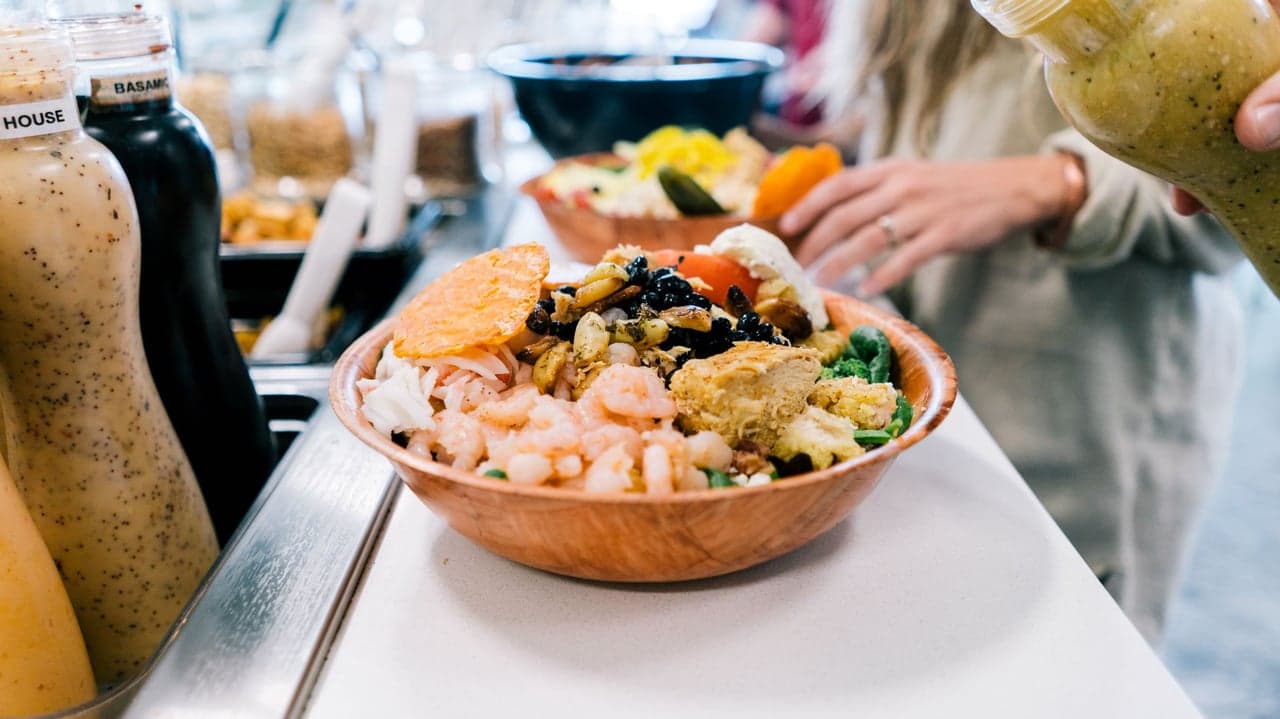 Inspired by Salad Station’s Mother & Son Founders, This Father-Daughter Duo Decided To Invest in the Franchise Themselves Inspired by Salad Station’s Mother & Son Founders, This Father-Daughter Duo Decided To Invest in the Franchise Themselves