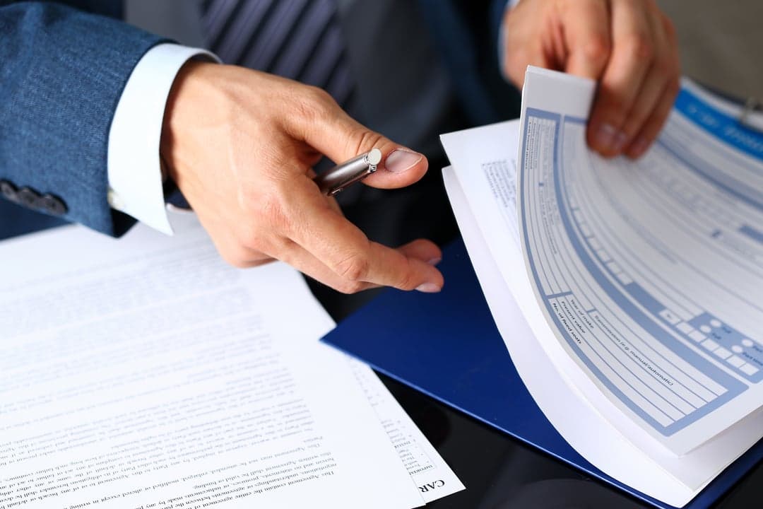 How Do Franchises Insure Franchisees? How Do Franchises Insure Franchisees?