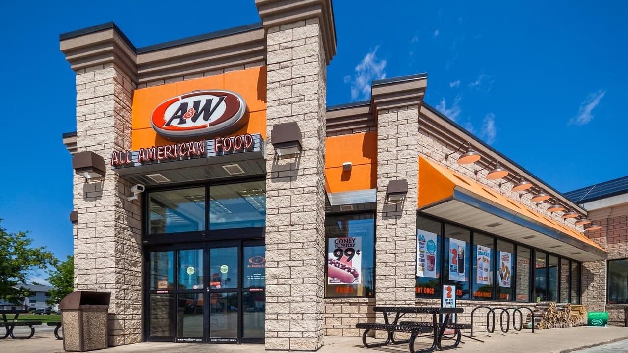 A&W Turns Their Employees Into Celebrities in Hiring Push A&W Turns Their Employees Into Celebrities in Hiring Push