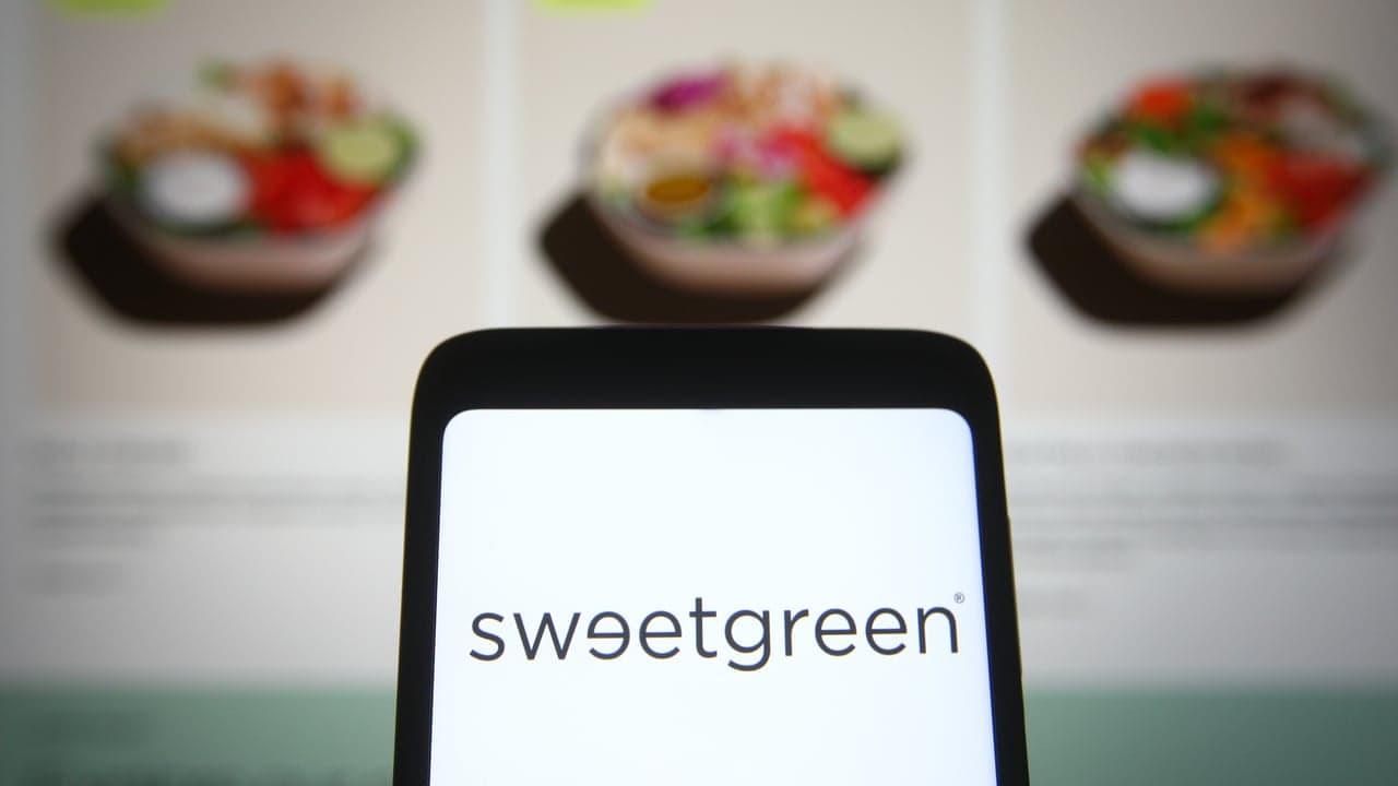 Sweetgreen Announces Layoffs and Growth in the Suburbs Sweetgreen Announces Layoffs and Growth in the Suburbs