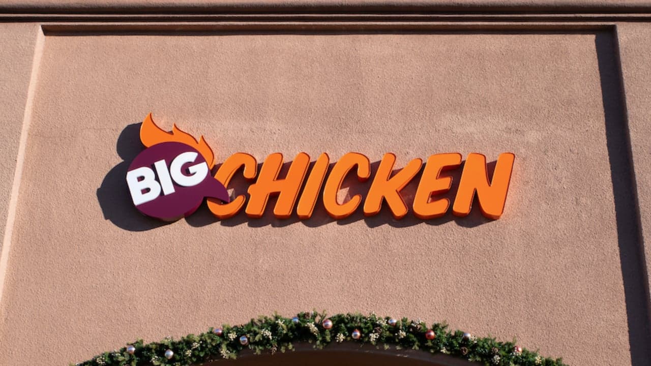 Shaq’s Big Chicken Franchise Gets New Multi-Unit Franchisees Shaq’s Big Chicken Franchise Gets New Multi-Unit Franchisees