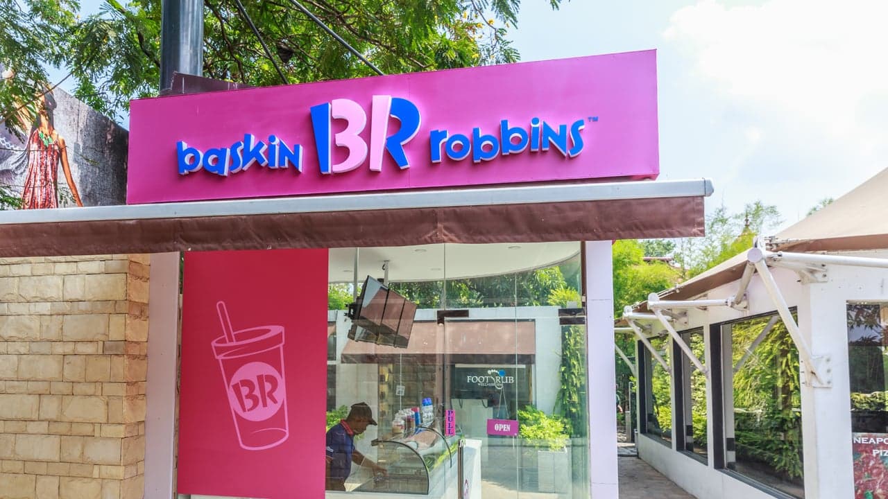 10 Low-Cost Food Franchises Under $1 Million 10 Low-Cost Food Franchises Under $1 Million