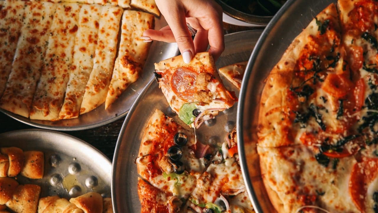 A Slice Above the Rest: How Crust Pizza’s Fresh Ingredients and High-Quality Customer Service Are Redefining the Pizza Dining Experience A Slice Above the Rest: How Crust Pizza’s Fresh Ingredients and High-Quality Customer Service Are Redefining the Pizza Dining Experience