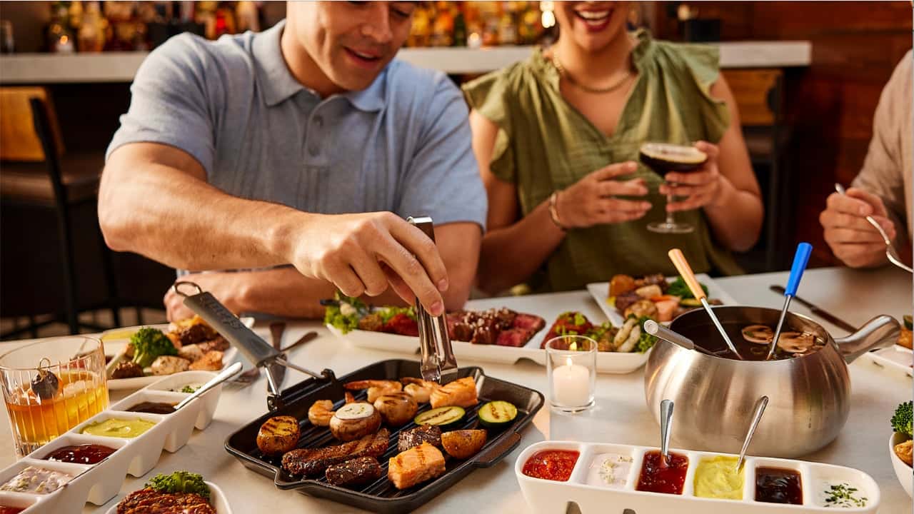 Melting Pot Accelerates Expansion: Awards 2 New Restaurants Melting Pot Accelerates Expansion: Awards 2 New Restaurants in Q2, Builds Momentum in Q3 to Grow Footprint 10%