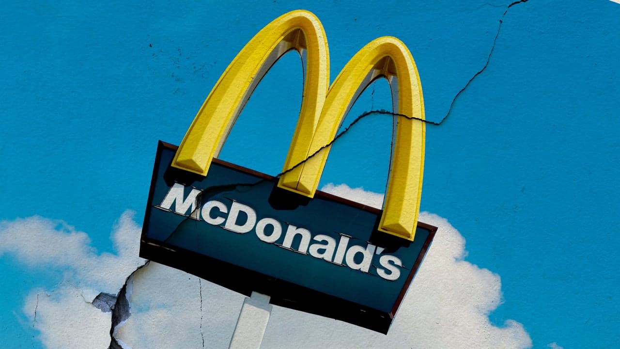 Franchisees Split on McDonald's $5 Meal Deal Extension Franchisees Split on McDonald's $5 Meal Deal Extension