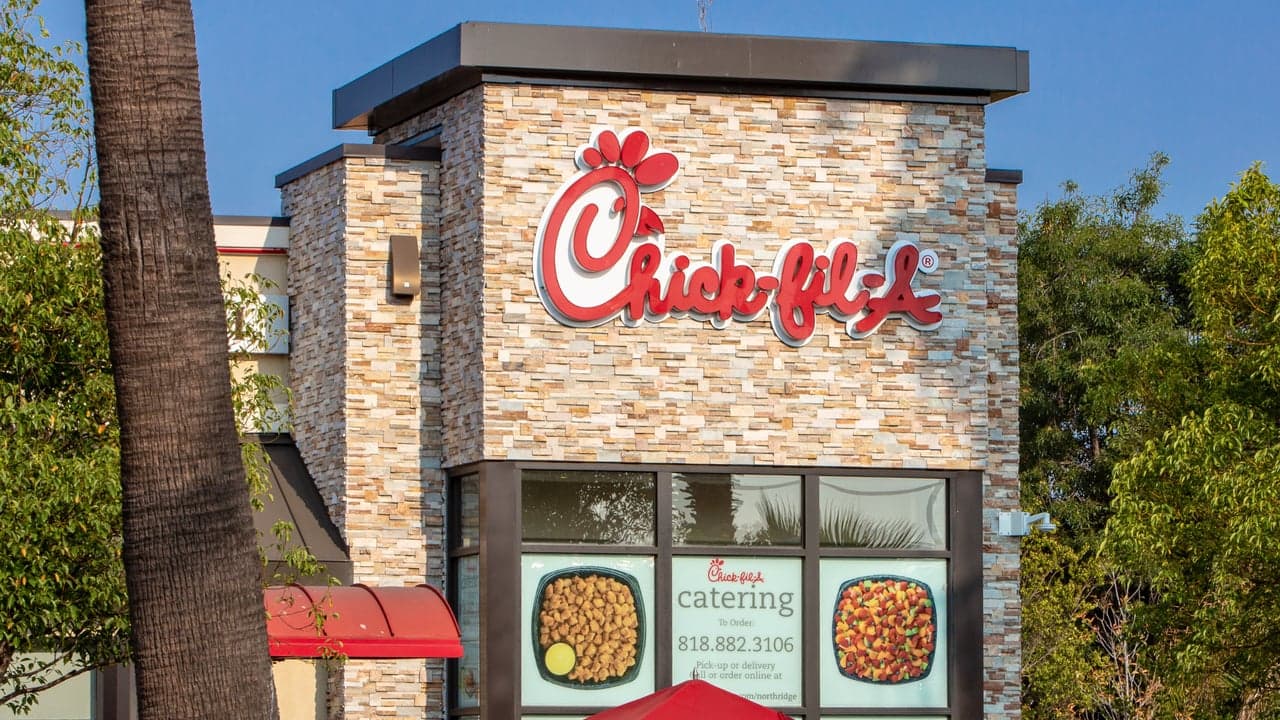 Chick-fil-A Surpasses Rivals To Claim Top Chicken Chain Title in the U.S. Chick-fil-A Surpasses Rivals To Claim Top Chicken Chain Title in the U.S.