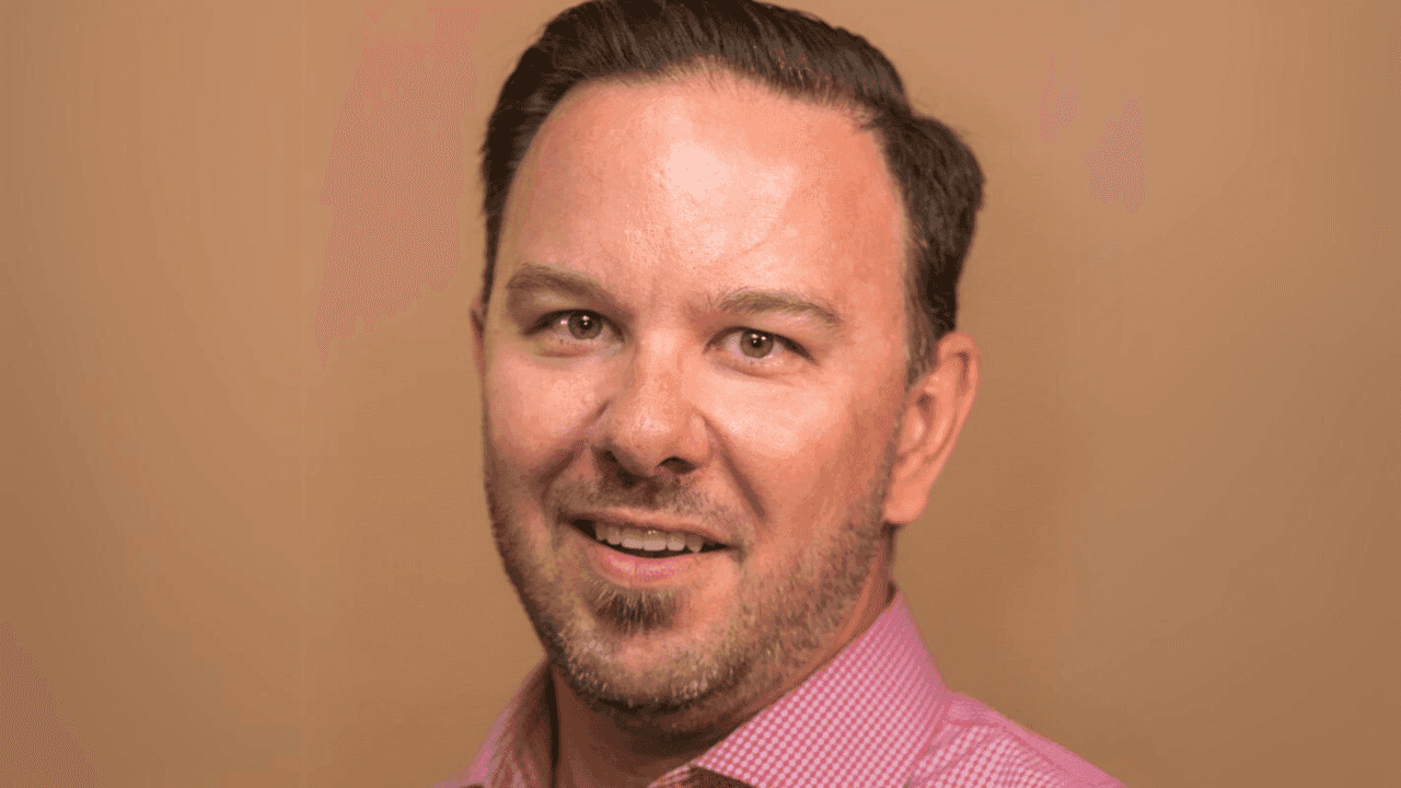 Former Corporate Attorney Launches Mosquito Hunters and Humbug Holiday Lighting for Year-Round Revenue Former Attorney Launches Mosquito Hunters and Humbug Holiday Lighting for Year-Round Revenue