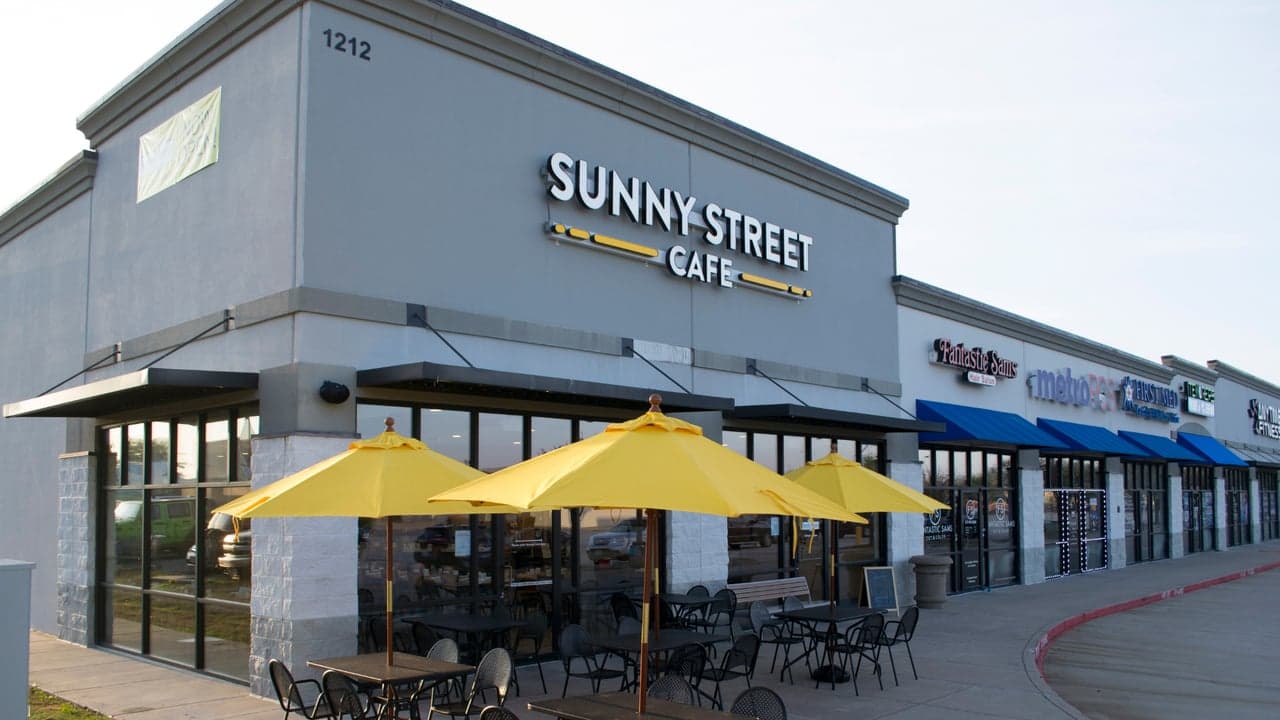 Sunny Street Café’s Unparalleled Training and Support: Why It’s One of the Best Investments in Franchising Sunny Street Café’s Unparalleled Training and Support: Why It’s One of the Best Investments in Franchising