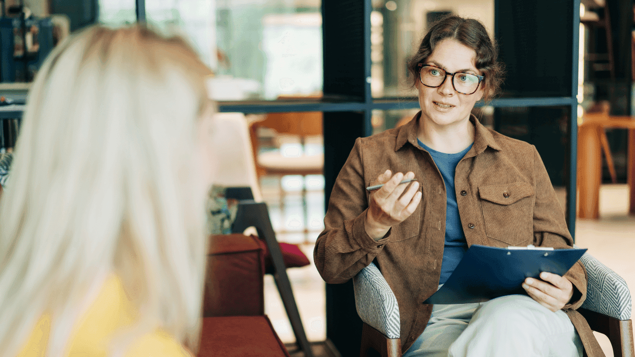 Navigating the HR Divide: How Franchisors and Franchisees Share Responsibility for Success Navigating the HR Divide: How Franchisors and Franchisees Share Responsibility for Success
