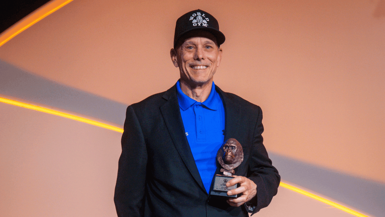 World Gym Manager in Dallas, Oregon Wins Leader of the Year Award World Gym Manager in Dallas, Oregon Wins Leader of the Year Award
