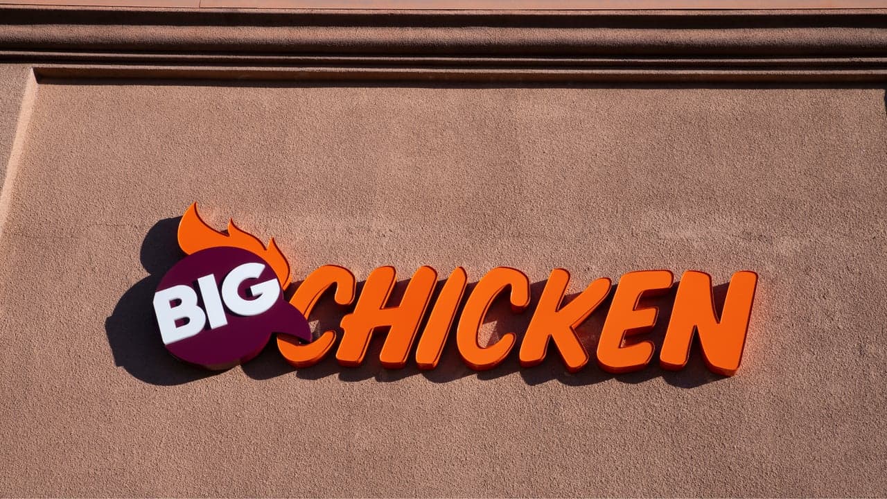 QSR Magazine: Big Chicken Targets Global Expansion QSR Magazine: Big Chicken Targets Global Expansion