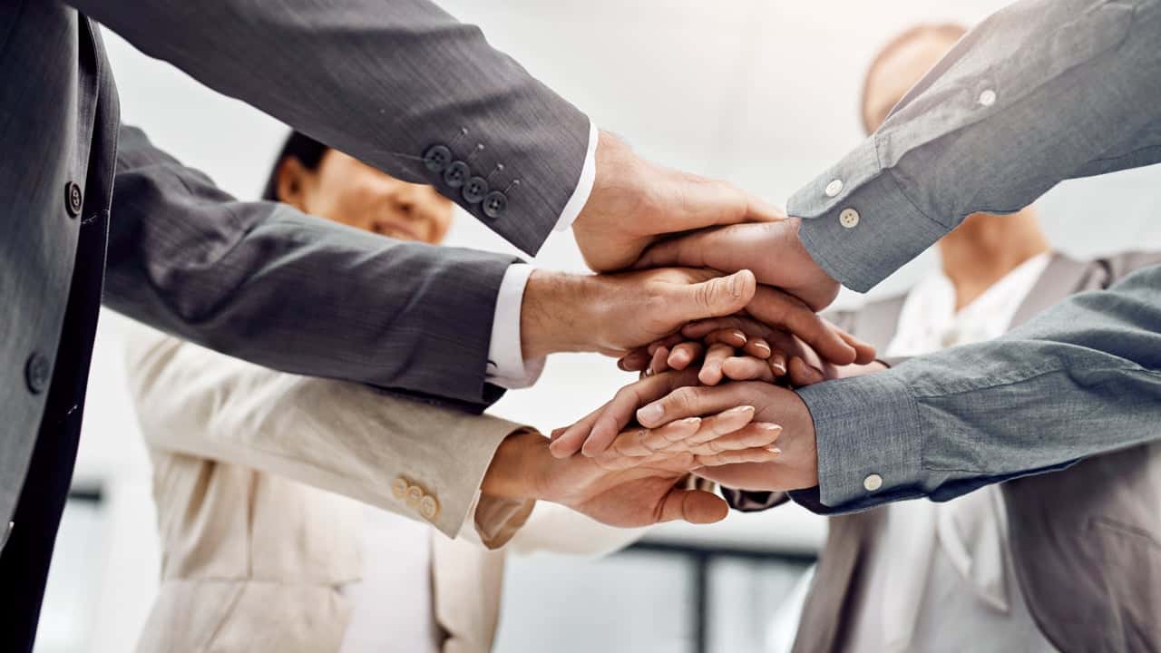 Building a Network: How Franchisees Support and Learn From Each Other Building a Network: How Franchisees Support and Learn From Each Other