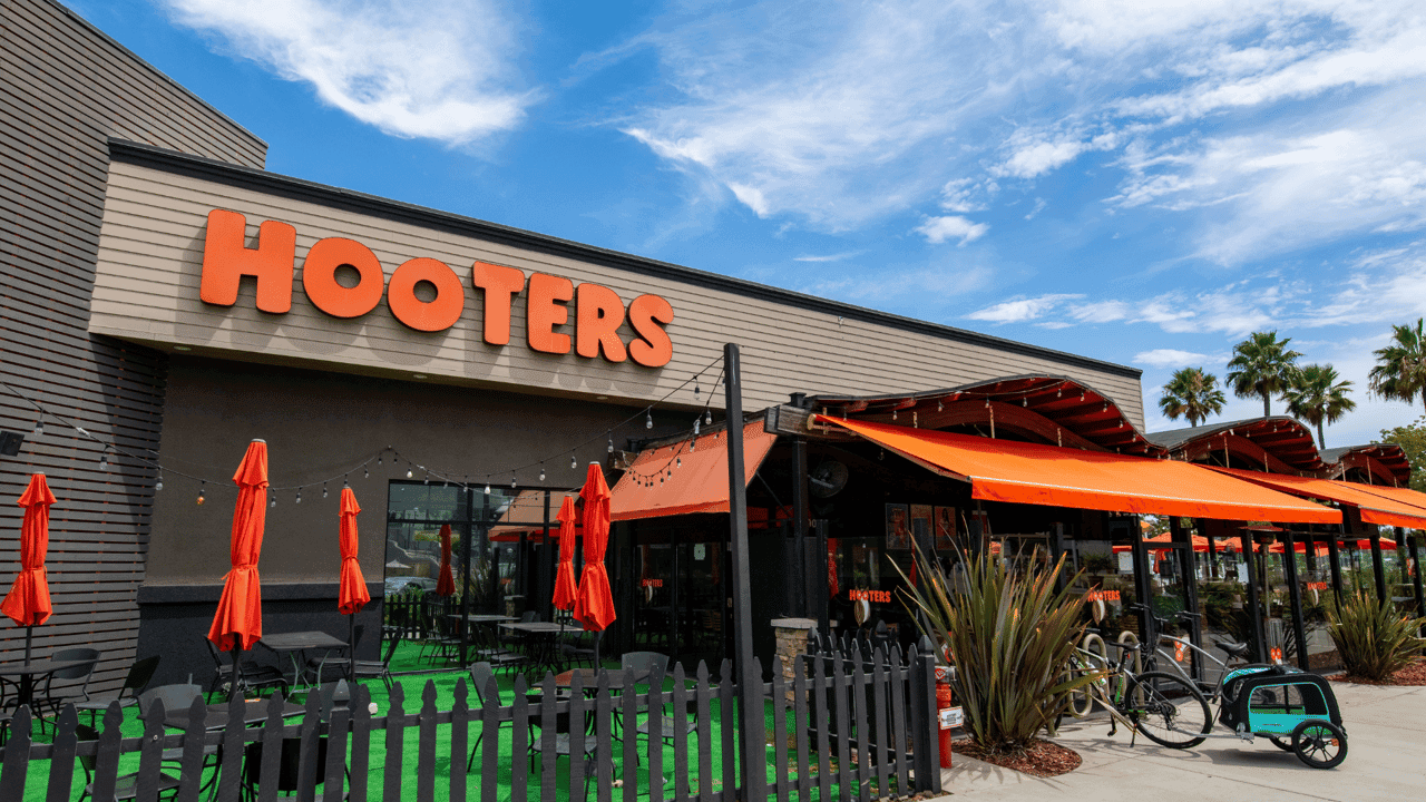 Hooters Leans Into Franchising With Closure of 30 Company-Owned Stores Hooters Leans Into Franchising With Closure of 30 Company-Owned Stores